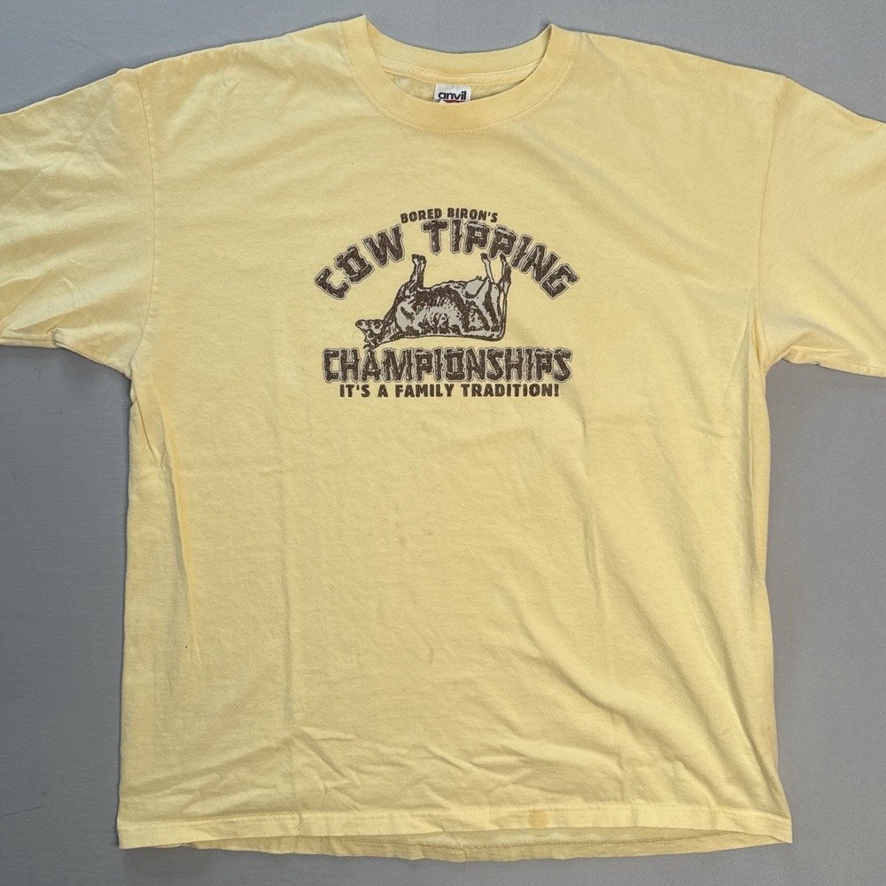 Vintage Cow Tipping T Shirt XL Funny Farm Humor Graphic Tee Anvil Yellow - Picture 2 of 10